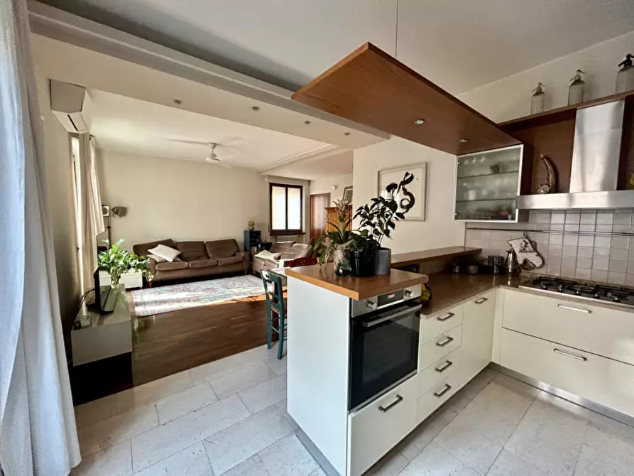 Immagine 1 di Appartamento in vendita  in via sergio failoni7 a Verona