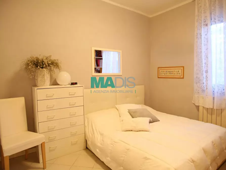 Immagine 2 di Appartamento in vendita  in via garilgiano a Prato