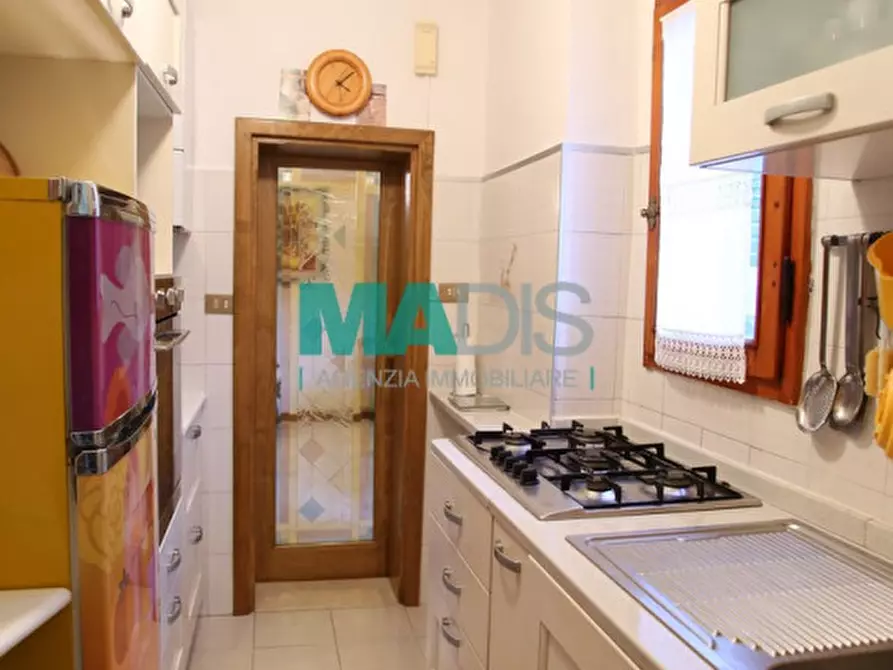 Immagine 9 di Appartamento in vendita  in via garilgiano a Prato