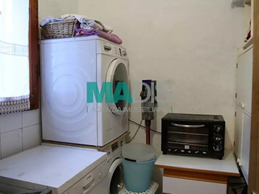 Immagine 12 di Appartamento in vendita  in via garilgiano a Prato