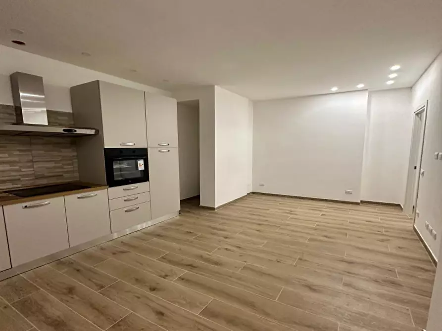 Immagine 1 di Appartamento in affitto  in Via dei Radiotelegrafisti a Roma