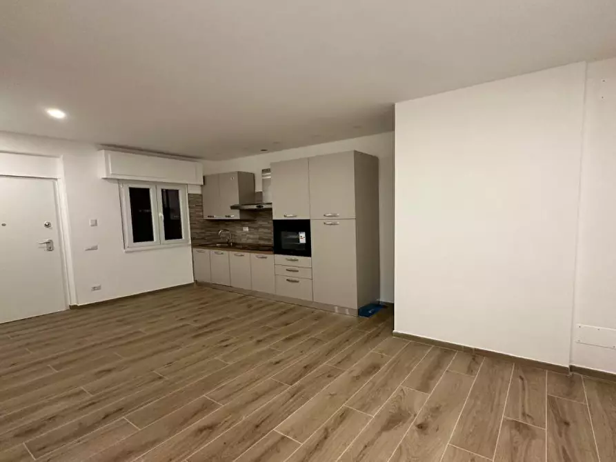 Immagine 2 di Appartamento in affitto  in Via dei Radiotelegrafisti a Roma