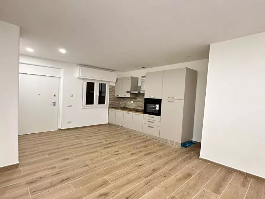 Immagine 3 di Appartamento in affitto  in Via dei Radiotelegrafisti a Roma