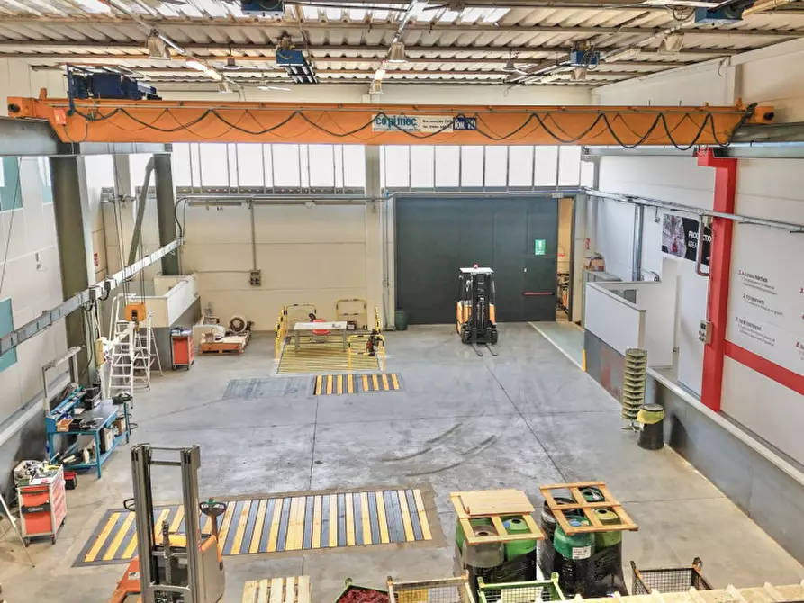 Immagine 11 di Capannone industriale in vendita  a Montecchio Maggiore