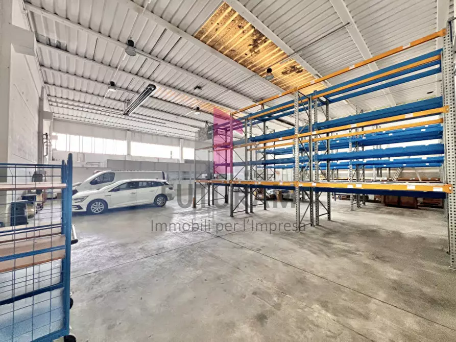 Immagine 21 di Capannone industriale in vendita  a Montecchio Maggiore