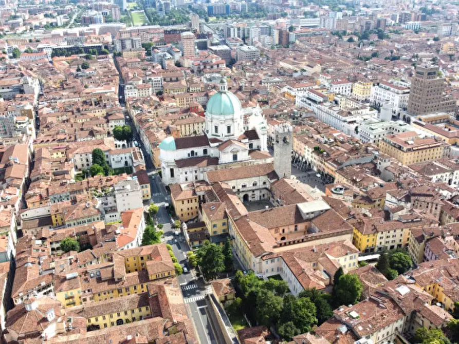 Immagine 10 di Terreno in vendita  a Brescia