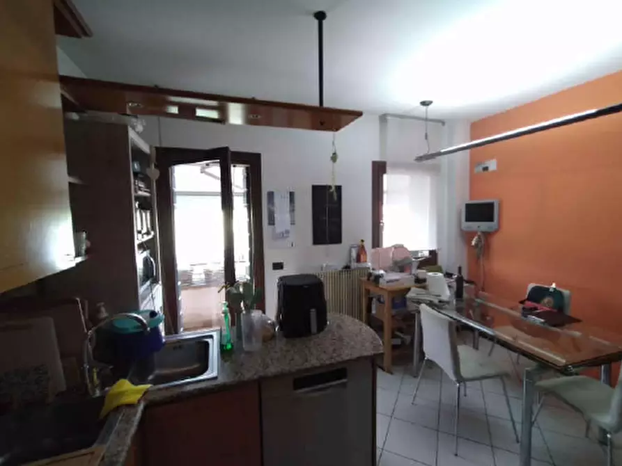 Immagine 3 di Magazzino in vendita  in Via Monsignor Candido Breda, 10 a Paese