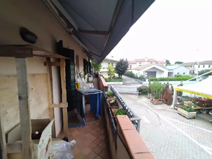 Immagine 4 di Magazzino in vendita  in Via Monsignor Candido Breda, 10 a Paese