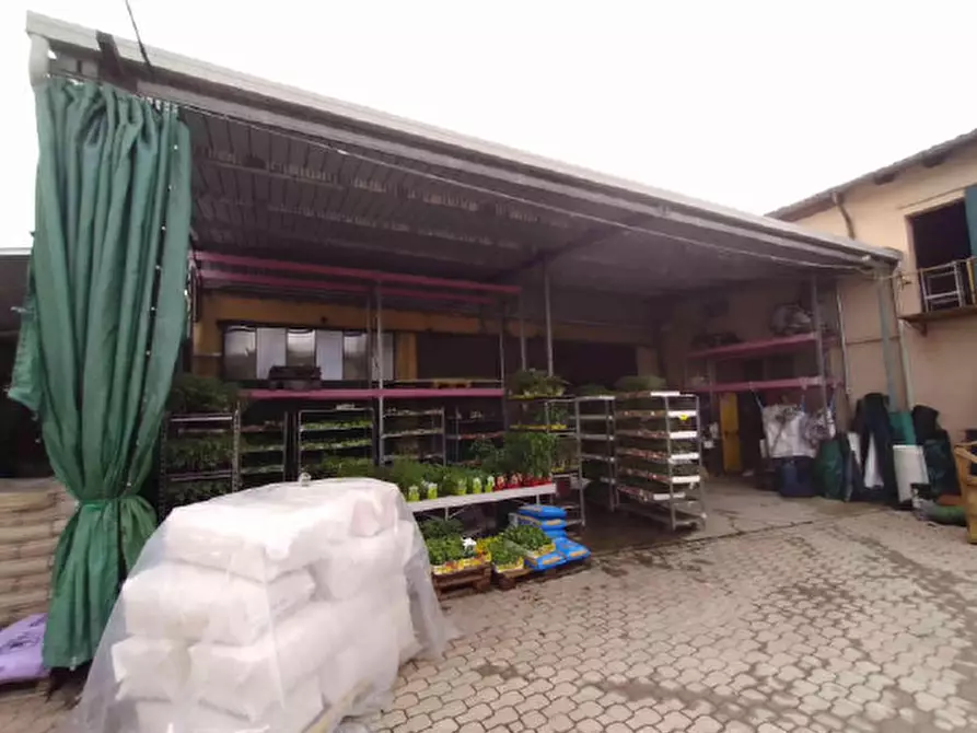 Immagine 9 di Magazzino in vendita  in Via Monsignor Candido Breda, 10 a Paese