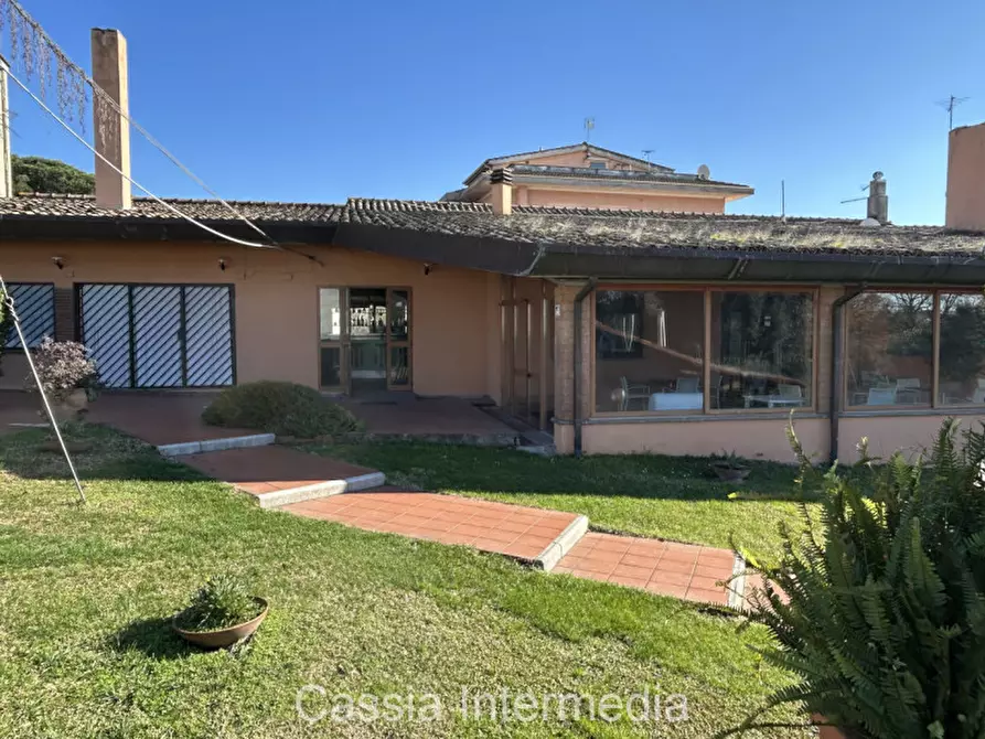 Immagine 1 di Attività commerciale in affitto  in Via Roma 82 a Formello