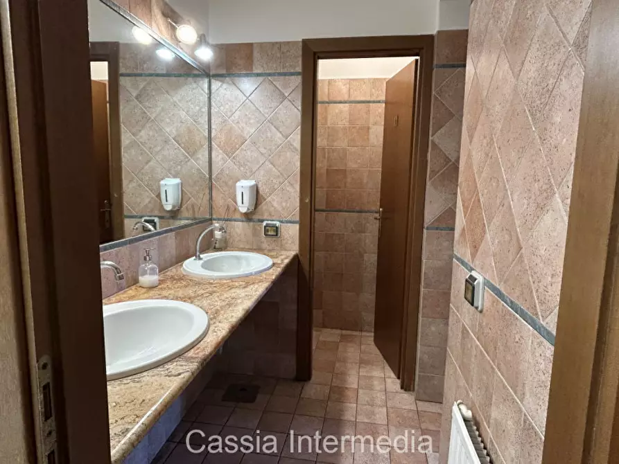 Immagine 22 di Attività commerciale in affitto  in Via Roma 82 a Formello