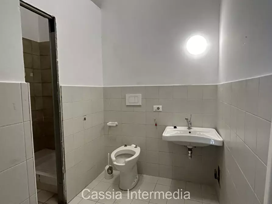 Immagine 23 di Attività commerciale in affitto  in Via Roma 82 a Formello