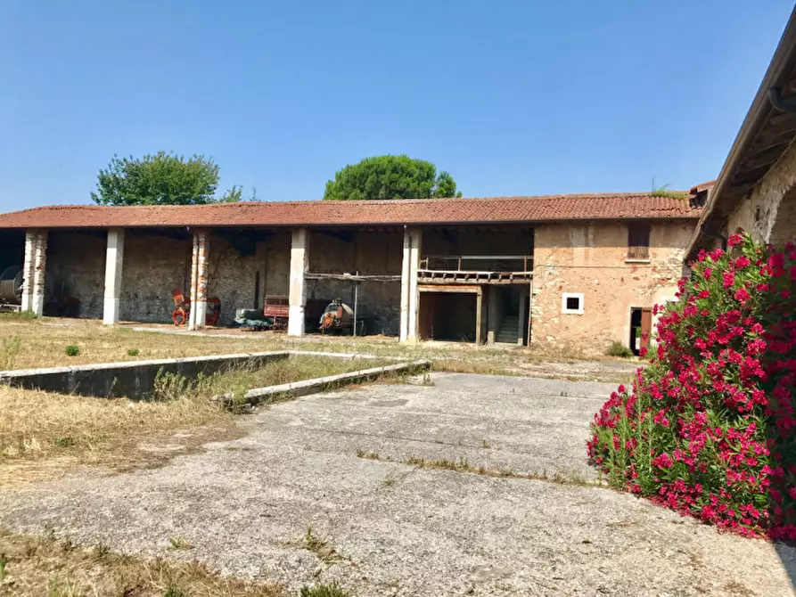 Immagine 4 di Rustico / casale in vendita  a Brescia