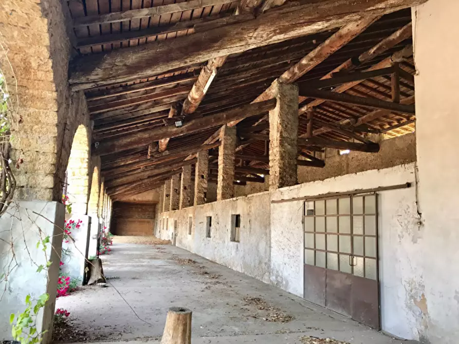 Immagine 6 di Rustico / casale in vendita  a Brescia