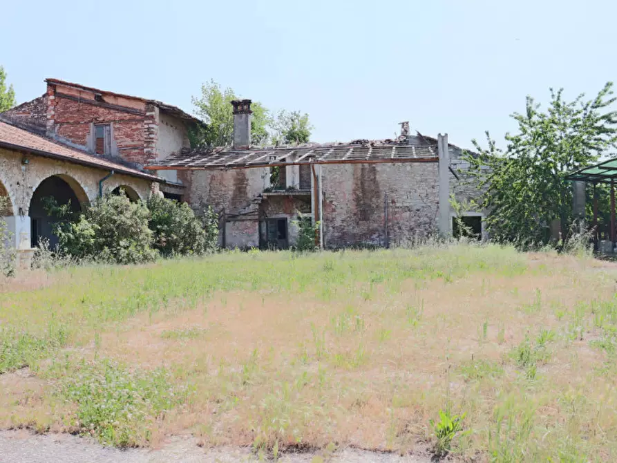 Immagine 10 di Rustico / casale in vendita  a Brescia