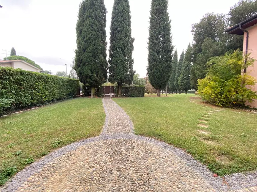 Immagine 13 di Casa indipendente in vendita  a Brescia