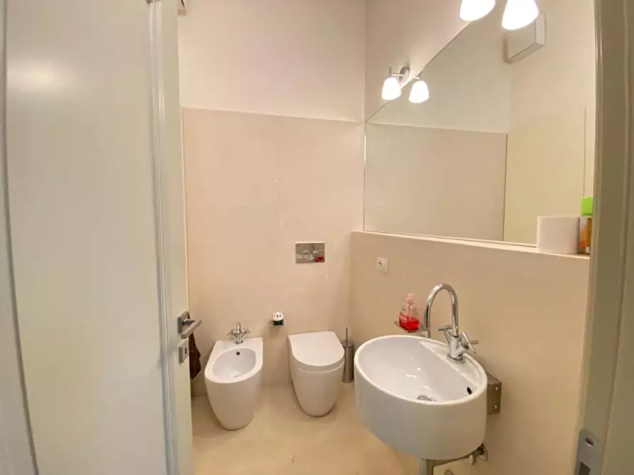 Immagine 41 di Casa indipendente in vendita  a Brescia