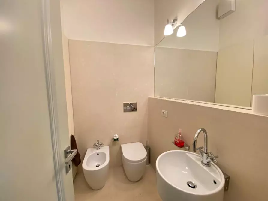 Immagine 42 di Casa indipendente in vendita  a Brescia