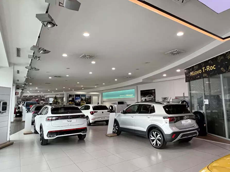 Immagine 9 di Capannone industriale in affitto  in viale della scienza a Vicenza