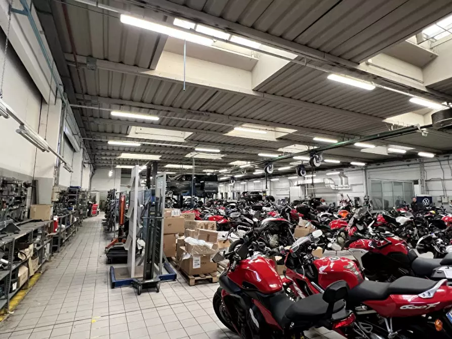 Immagine 10 di Capannone industriale in affitto  in viale della scienza a Vicenza