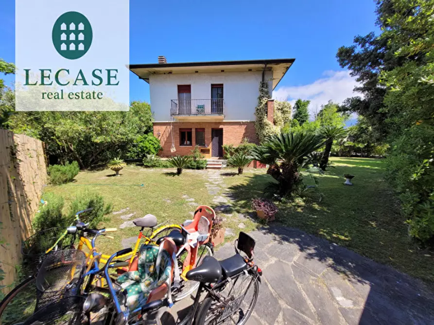 Immagine 2 di Villa in affitto  in Via Firenze a Forte Dei Marmi