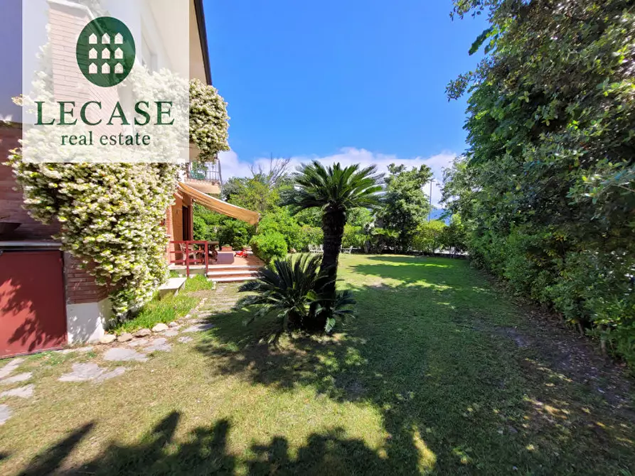 Immagine 3 di Villa in affitto  in Via Firenze a Forte Dei Marmi