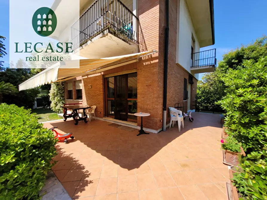 Immagine 6 di Villa in affitto  in Via Firenze a Forte Dei Marmi