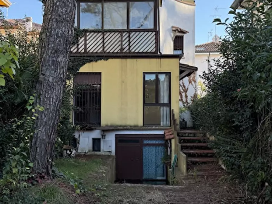 Immagine 1 di Casa indipendente in vendita  in Via Gustavo Modena a Padova