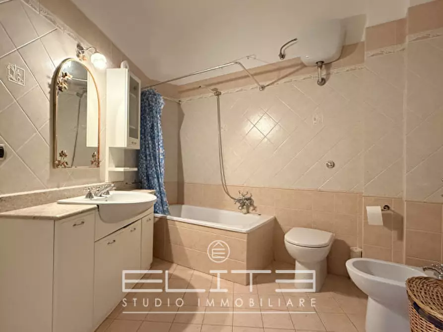 Immagine 20 di Appartamento in vendita  in VIA VENETO a Ancona