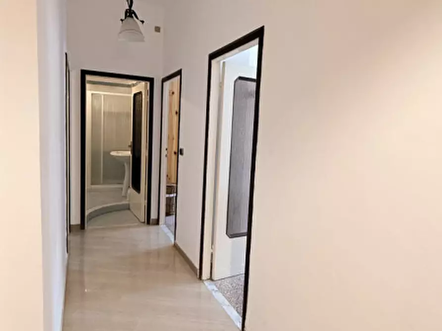 Immagine 23 di Appartamento in vendita  in VIA VENETO a Ancona