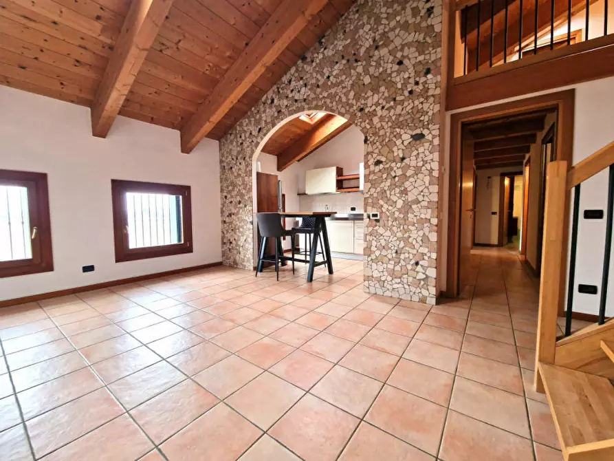 Immagine 1 di Appartamento in vendita  in Via Longare a Torri Di Quartesolo