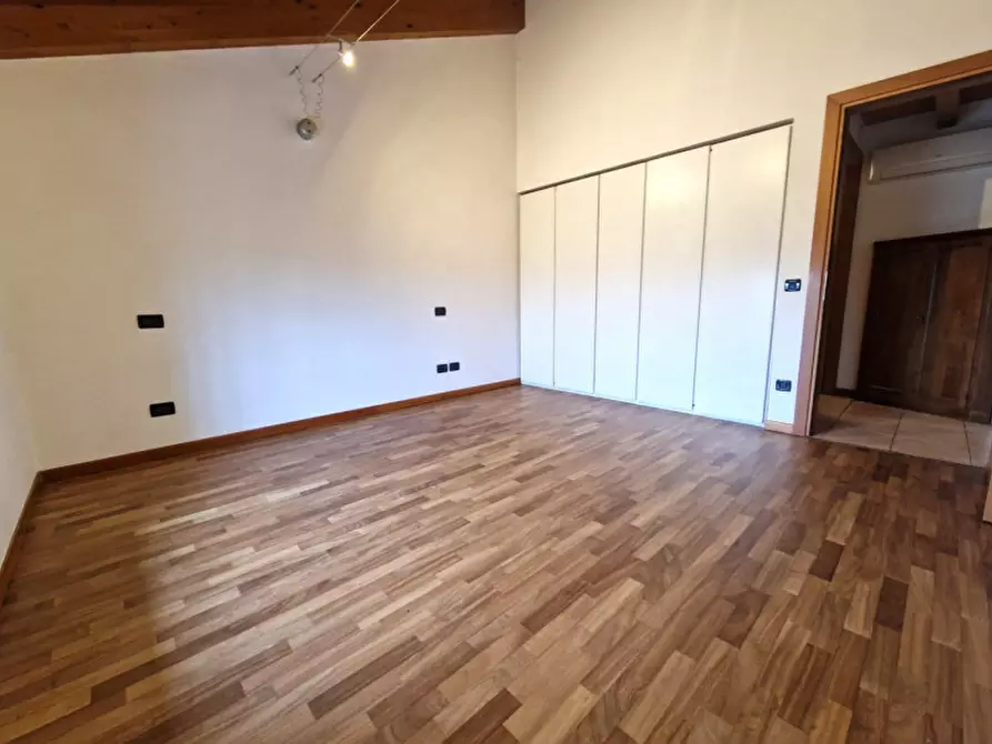 Immagine 10 di Appartamento in vendita  in Via Longare a Torri Di Quartesolo