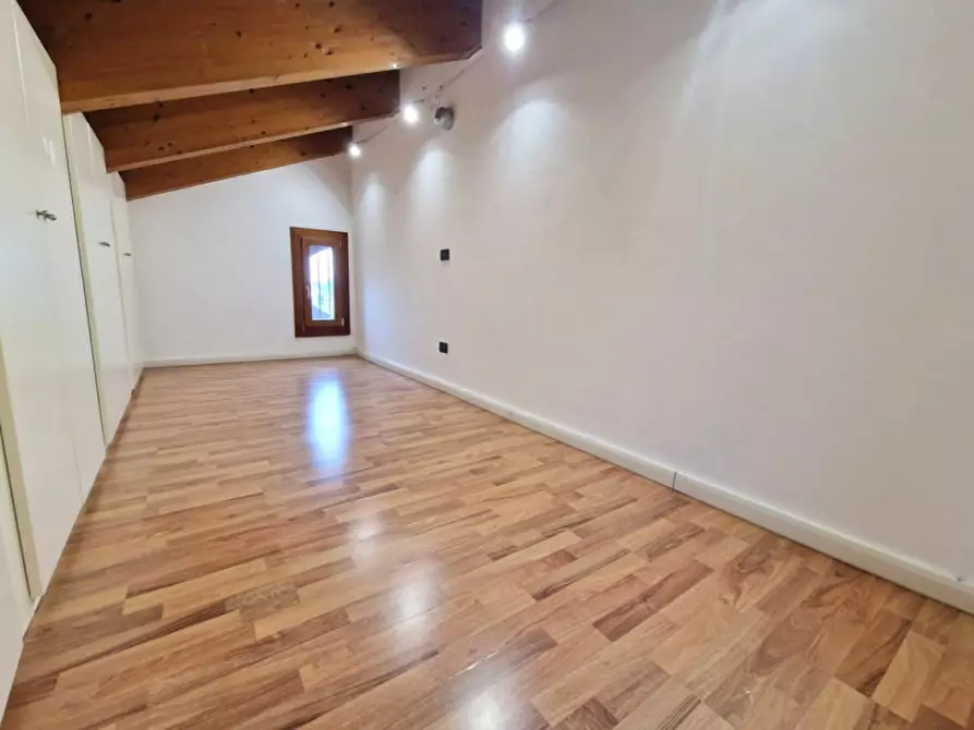 Immagine 18 di Appartamento in vendita  in Via Longare a Torri Di Quartesolo