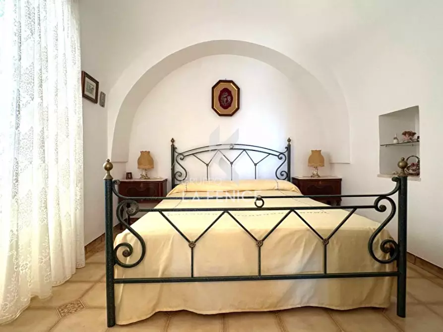 Immagine 39 di Rustico / casale in vendita  in strada votano a Martina Franca