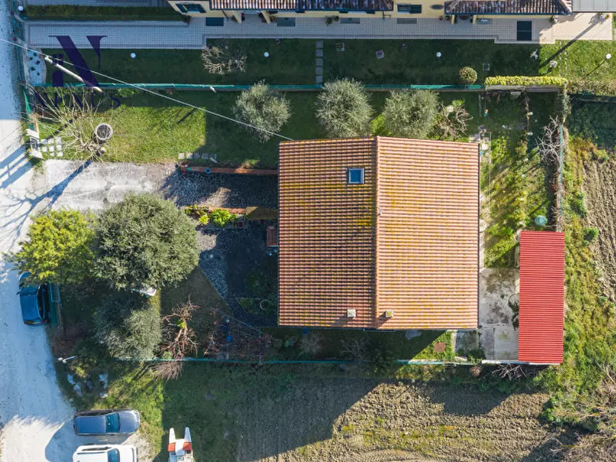 Immagine 7 di Casa indipendente in vendita  a Fano