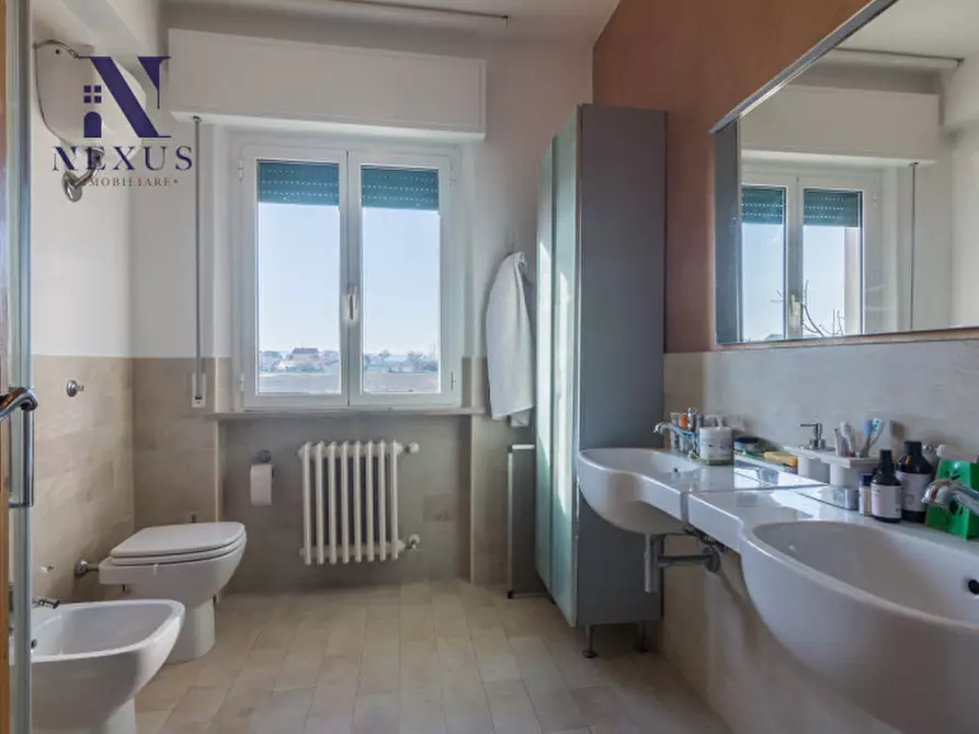 Immagine 15 di Casa indipendente in vendita  a Fano