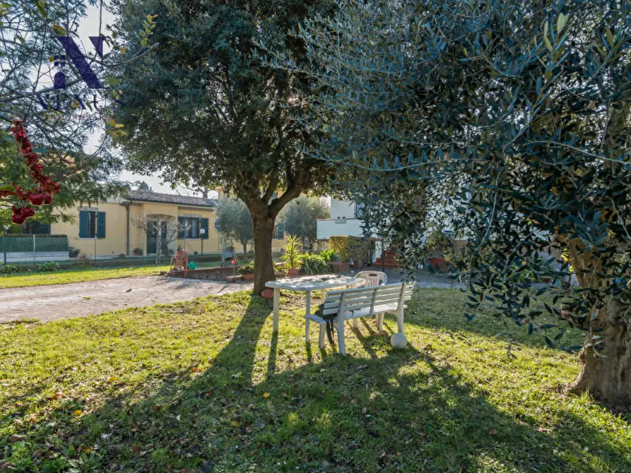 Immagine 38 di Casa indipendente in vendita  a Fano