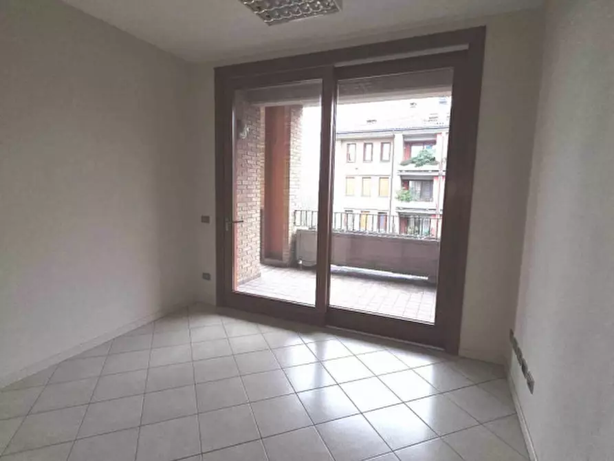 Immagine 2 di Ufficio in vendita  in Via Martiri della Liberazione a Parma