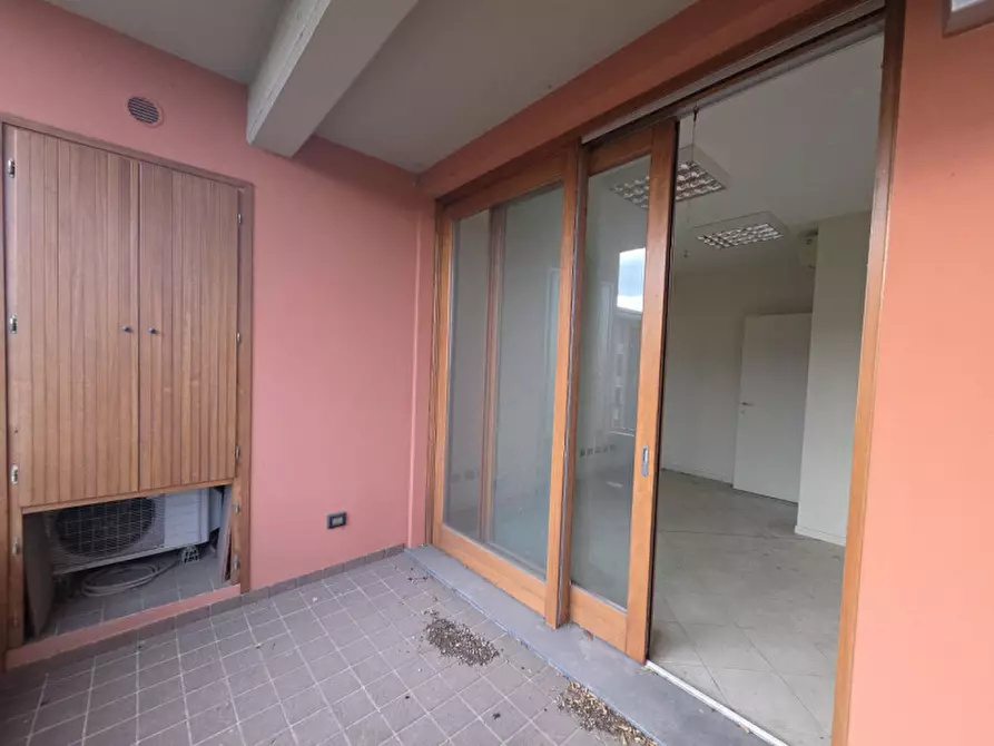 Immagine 13 di Ufficio in vendita  in Via Martiri della Liberazione a Parma