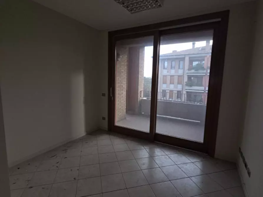 Immagine 17 di Ufficio in vendita  in Via Martiri della Liberazione a Parma