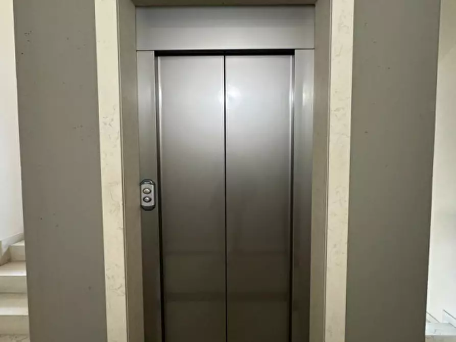 Immagine 21 di Ufficio in vendita  in Via Martiri della Liberazione a Parma