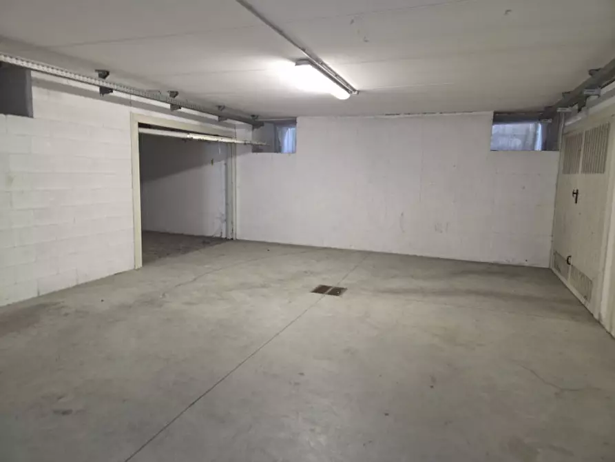 Immagine 25 di Ufficio in vendita  in Via Martiri della Liberazione a Parma