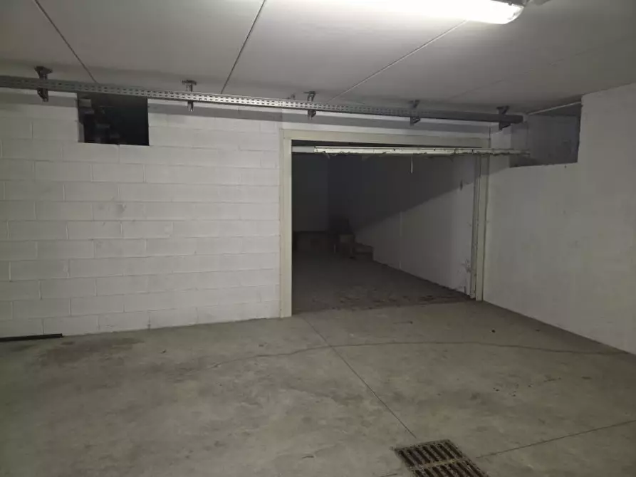 Immagine 27 di Ufficio in vendita  in Via Martiri della Liberazione a Parma