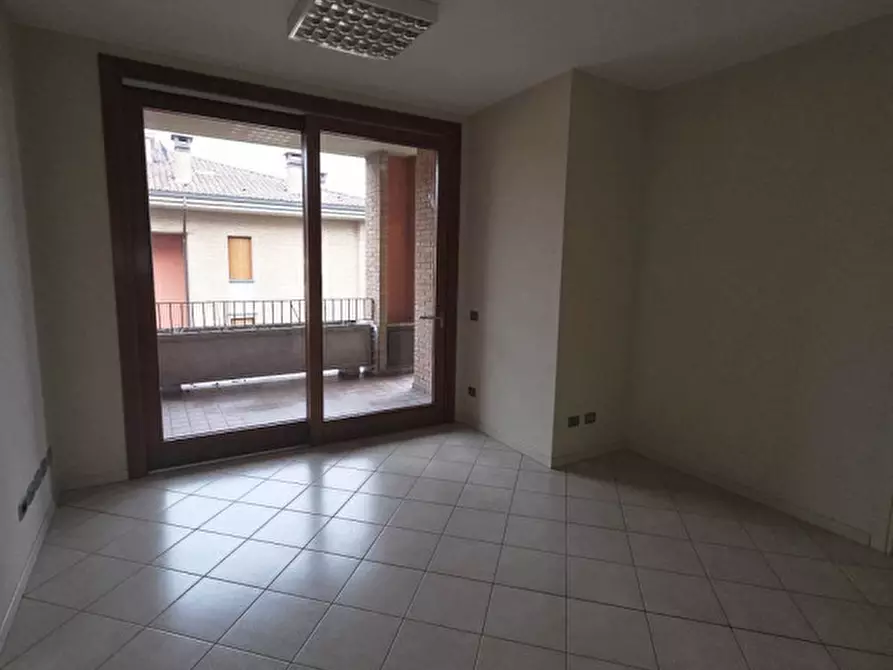 Immagine 32 di Ufficio in vendita  in Via Martiri della Liberazione a Parma
