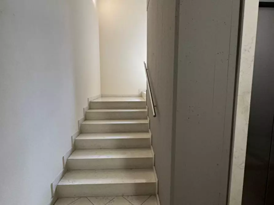 Immagine 35 di Ufficio in vendita  in Via Martiri della Liberazione a Parma