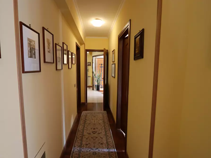 Immagine 13 di Ufficio in vendita  in Via delle Orchidee, 2 a Rieti