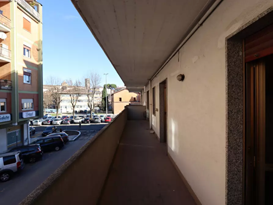 Immagine 20 di Ufficio in vendita  in Via delle Orchidee, 2 a Rieti