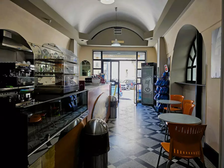 Immagine 6 di Negozio in vendita  in Viale papa Giovanni XXIII 58 a Montescaglioso