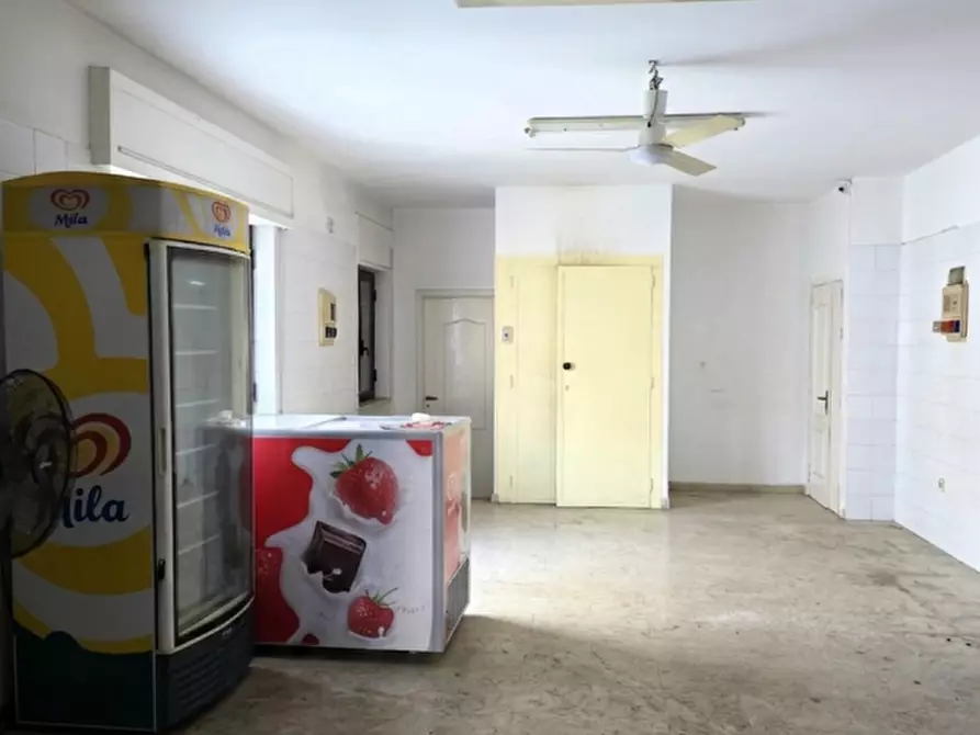 Immagine 11 di Negozio in vendita  in Viale papa Giovanni XXIII 58 a Montescaglioso