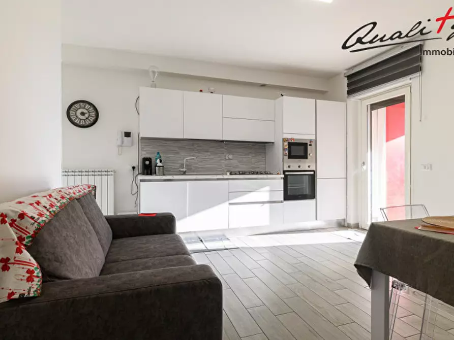 Immagine 4 di Appartamento in vendita  in Via Domizia a Guidonia Montecelio